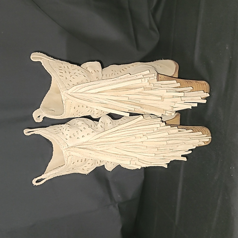 Naughty Monkey Love Lace Boots in Camel Size 9 - Picture 3 of 10